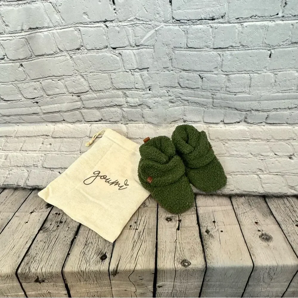 Goumi Green Sherpa Baby Booties